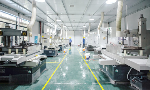 陶瓷線(xiàn)切割車(chē)間